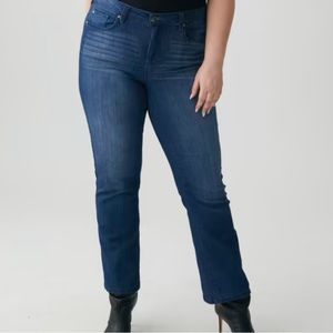 Molly & Isadora bootcut jeans.